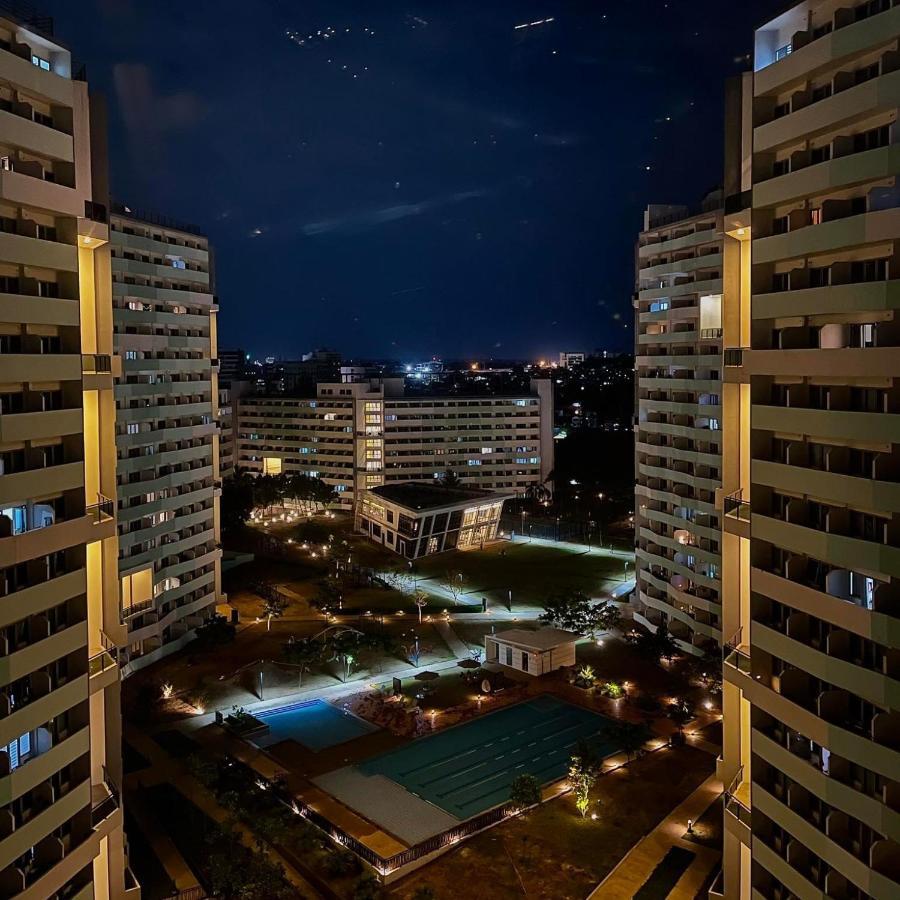 Acellyne'S Suites At The Residences At Commonwealth By Century Кесон Сити Екстериор снимка