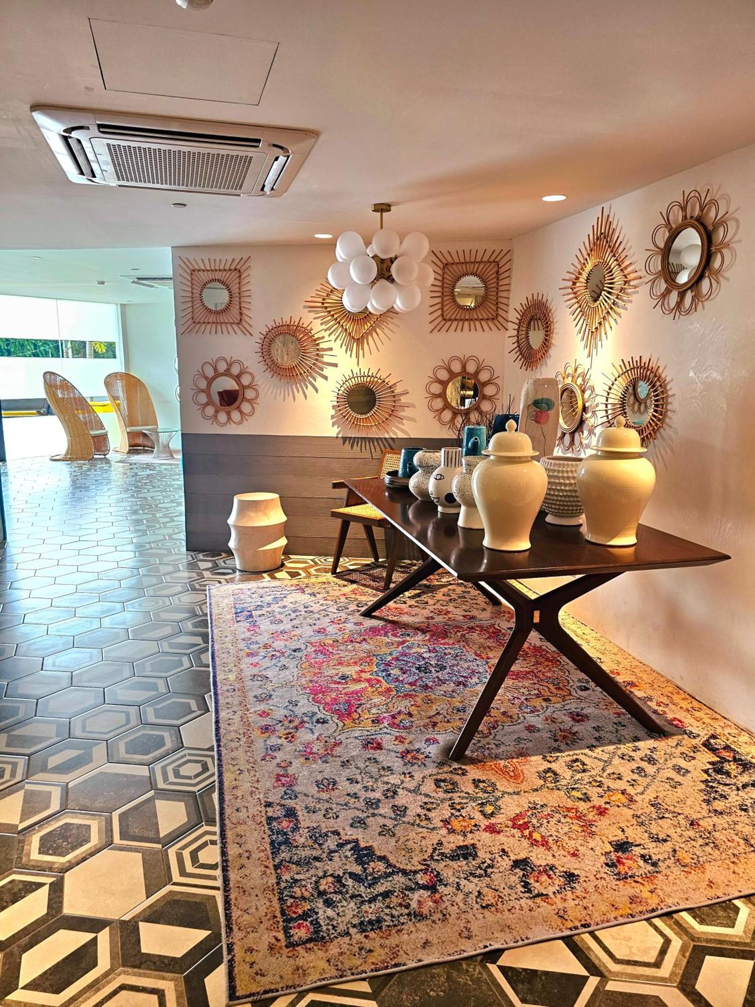 Acellyne'S Suites At The Residences At Commonwealth By Century Кесон Сити Екстериор снимка