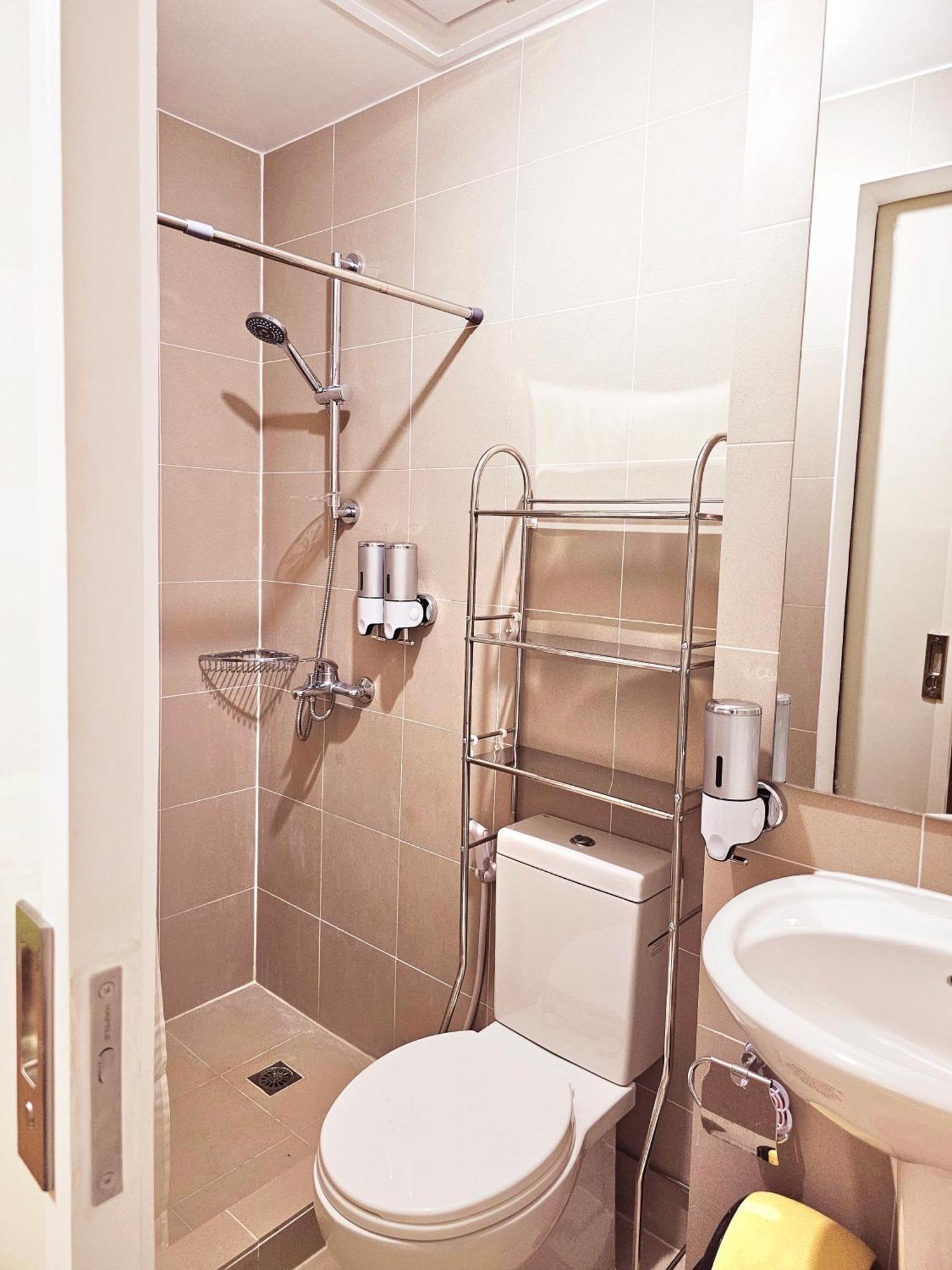 Acellyne'S Suites At The Residences At Commonwealth By Century Кесон Сити Стая снимка