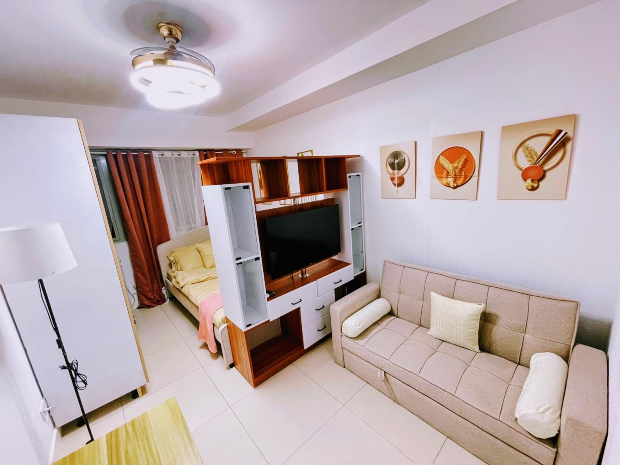 Acellyne'S Suites At The Residences At Commonwealth By Century Кесон Сити Стая снимка
